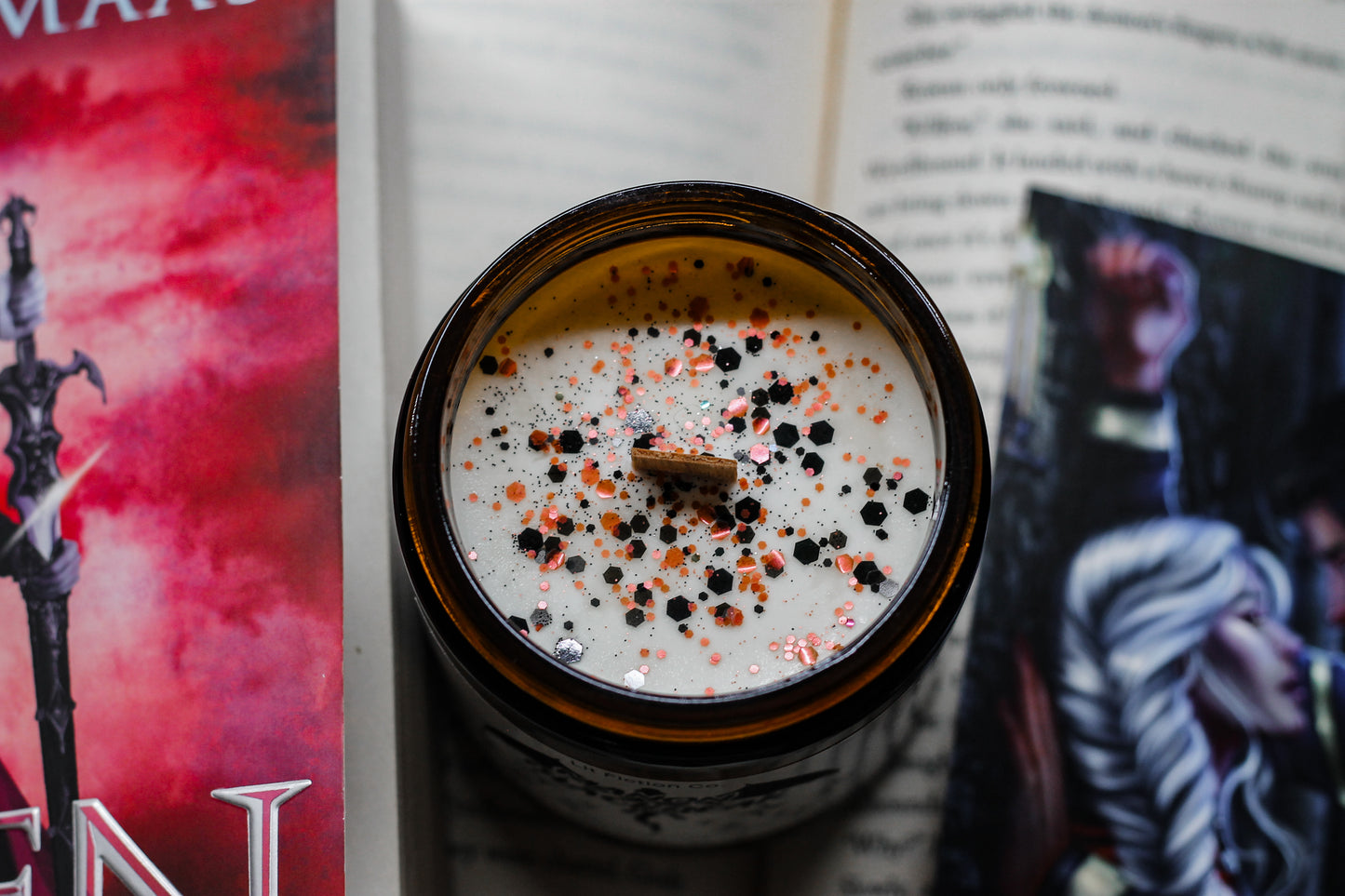 Manon Blackbeak Candle